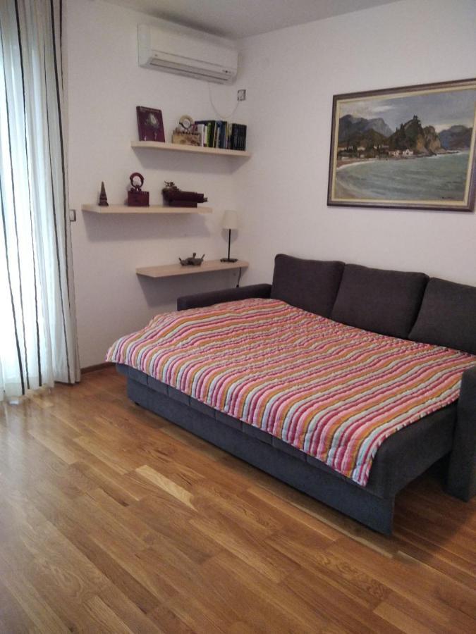 Apartmani Petrovac Na Moru 外观 照片