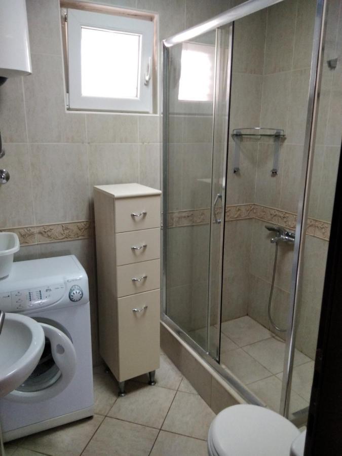 Apartmani Petrovac Na Moru 外观 照片